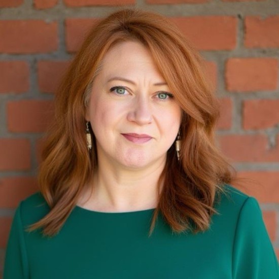 Jennifer Collins headshot