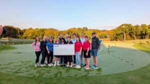 Capital-One-Golf-Classic-group-on-the-green